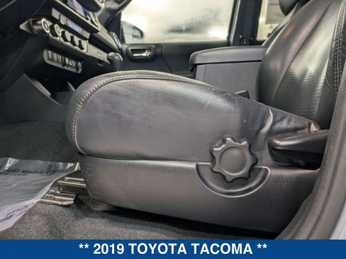 Used 2019 Toyota Tacoma TRD Off-Road image 26