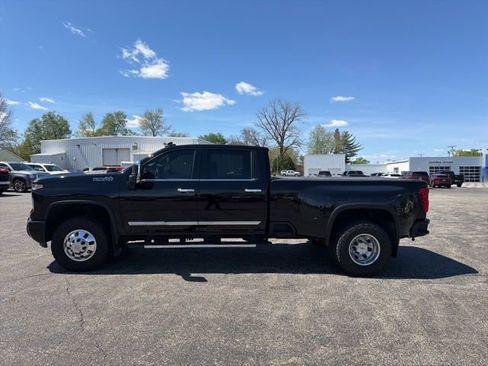 Used 2025 Chevrolet Silverado 3500 High Country w/ Technology Package AWD/4WD image 6