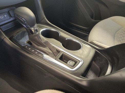 Used 2022 Chevrolet Equinox LT FWD image 26