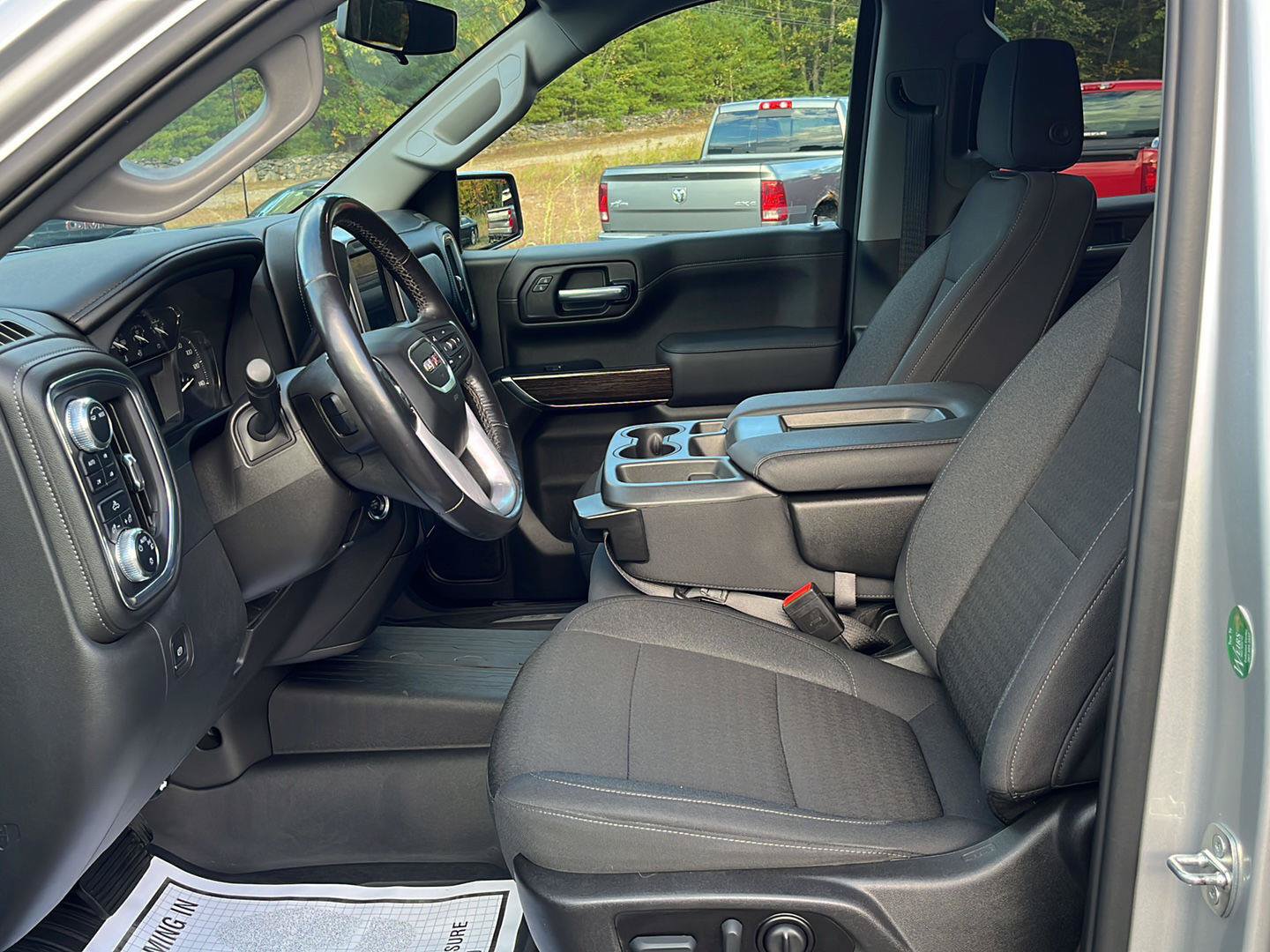 Used 2022 GMC Sierra 1500 SLE AWD/4WD image 11
