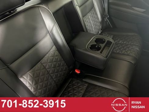 Certified 2019 Nissan Murano Platinum w/ Cargo Package image 32