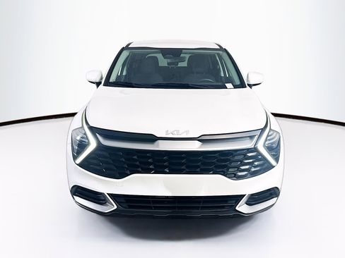 Used 2024 Kia Sportage LX image 2