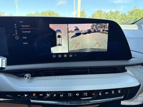 New 2026 Cadillac Optiq Luxury 2 image 24