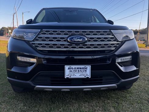 Used 2022 Ford Explorer Limited w/ Equipment Group 301A image 8