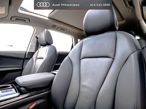 Used 2023 Audi Q7 3.0T Premium w/ Convenience Package AWD/4WD image 5