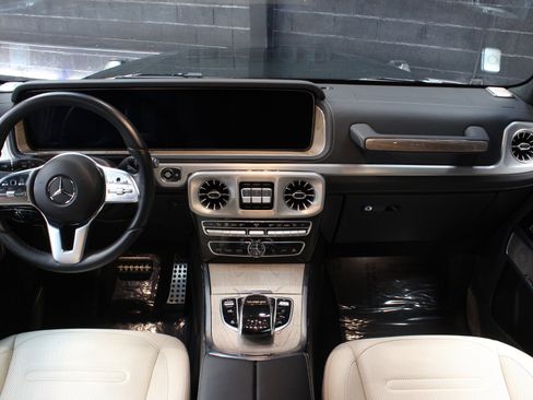 Used 2022 Mercedes-Benz G 550 G 550 AMG Line w/ Exclusive Interior Package image 23