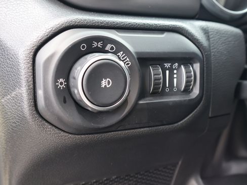 Used 2022 Jeep Wrangler Sport AWD/4WD image 18