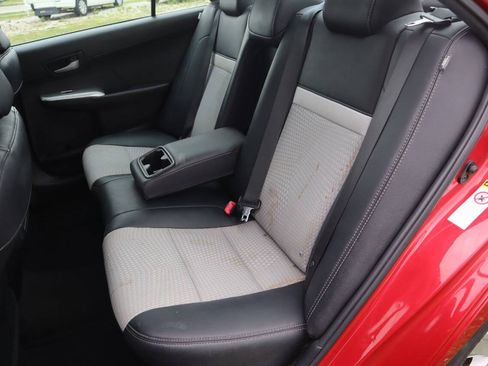Used 2014 Toyota Camry SE FWD image 15