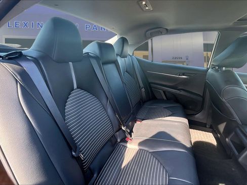 Used 2020 Toyota Camry SE w/ Sunroof Package FWD image 25