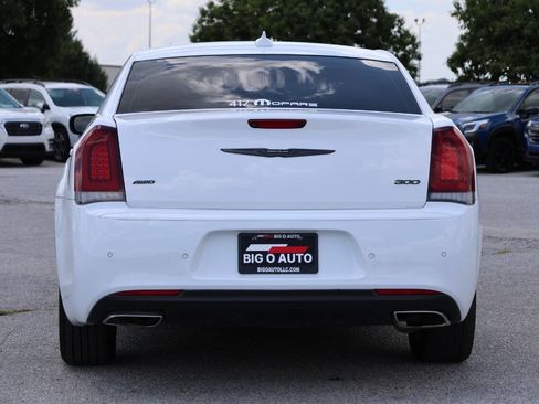 Used 2022 Chrysler 300 Touring L AWD/4WD image 10