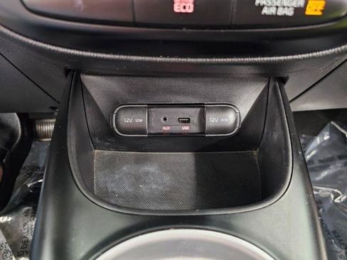 Used 2014 Kia Soul 5dr Wgn Auto Base image 16