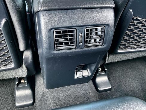 Used 2023 Toyota 4Runner Limited AWD/4WD image 33