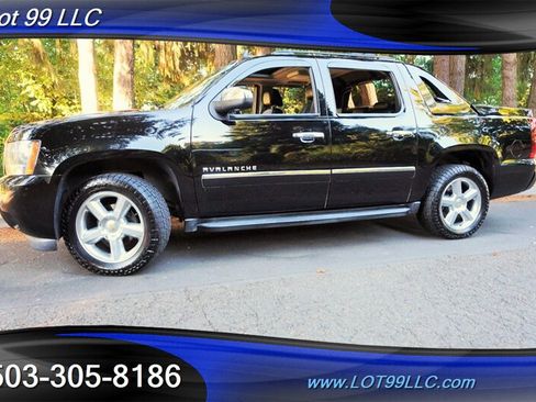 Used 2012 Chevrolet Avalanche LTZ AWD/4WD image 5