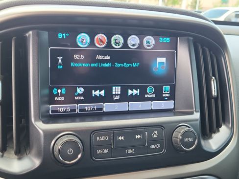 Used 2018 Chevrolet Colorado Z71 AWD/4WD image 26