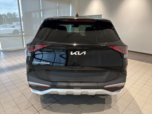 Used 2024 Kia Sportage EX FWD image 4