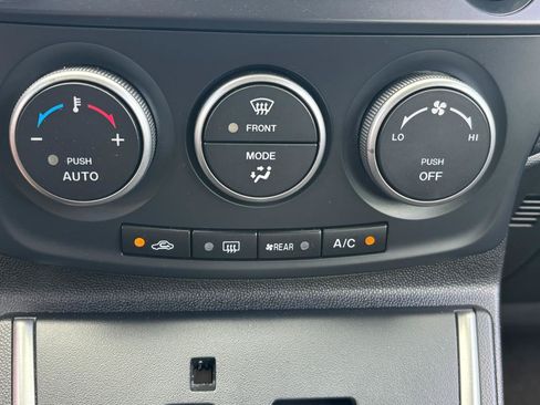 Used 2014 MAZDA MAZDA5 Sport FWD image 14