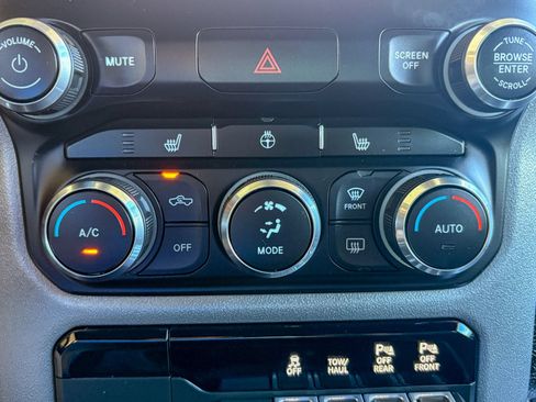 Used 2022 RAM 1500 Big Horn AWD/4WD image 35
