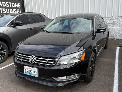 Used 2013 Volkswagen Passat TDI SEL Premium FWD image 3