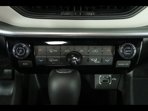 New 2026 Jeep Compass Limited image 18