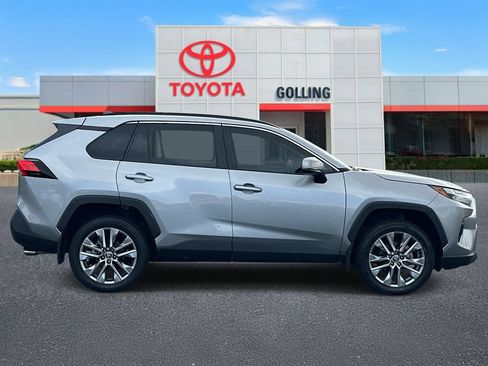 Used 2024 Toyota RAV4 XLE Premium FWD image 6