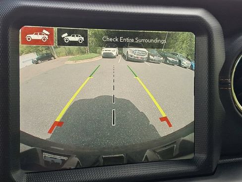 Used 2021 Jeep Wrangler Unlimited Sahara AWD/4WD image 20