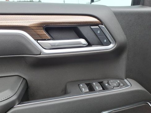 Used 2025 Chevrolet Silverado 1500 LT w/ Z71 Off-Road Package image 6