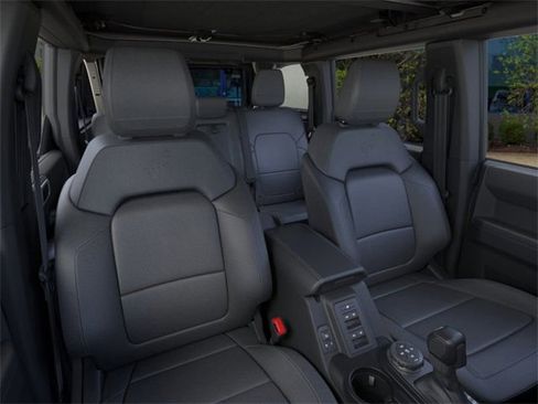 New 2025 Ford Bronco Outer Banks w/ Sasquatch Package image 10