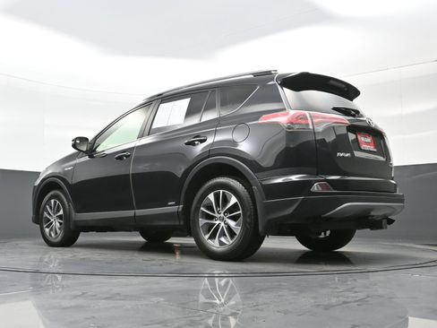 Used 2017 Toyota RAV4 XLE w/ All Weather Liner Package AWD/4WD image 30