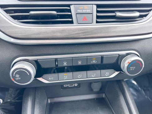 Used 2025 Nissan Altima 2.5 SV image 20