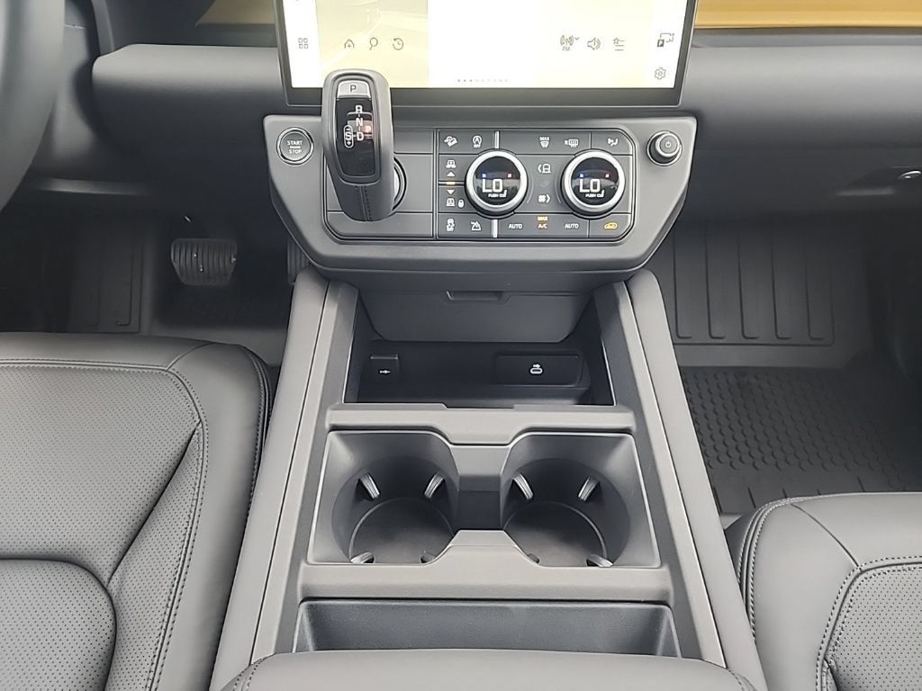 New 2026 Land Rover Defender 110 Trophy Edition AWD/4WD image 23