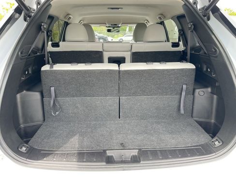 Used 2025 Mitsubishi Outlander AWD image 16