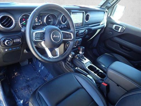 Used 2022 Jeep Wrangler Unlimited Sahara w/ Cold Weather Group AWD/4WD image 10