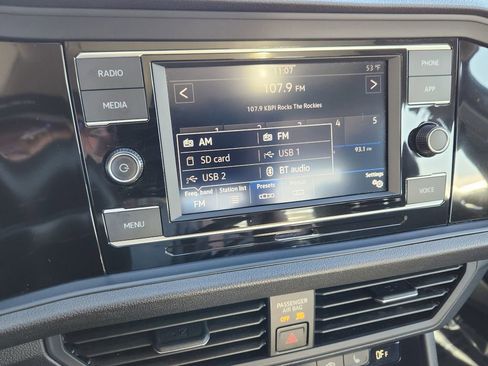 Used 2024 Volkswagen Jetta SE image 7