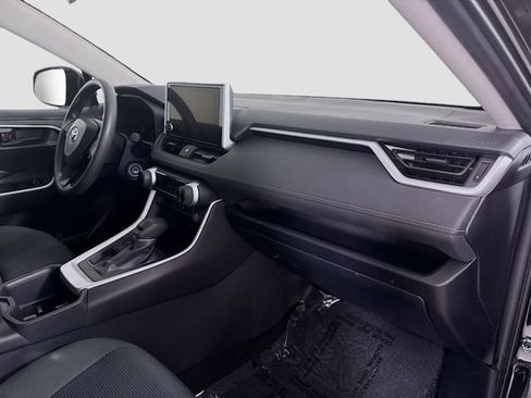 Certified 2025 Toyota RAV4 LE image 27