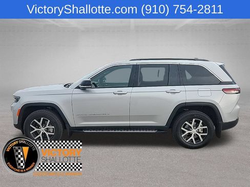 Certified 2025 Jeep Grand Cherokee Limited w/ Luxury Tech Group II AWD/4WD image 14