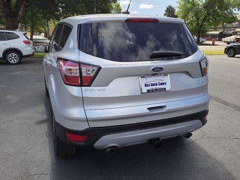 Used 2017 Ford Escape SE AWD/4WD image 10