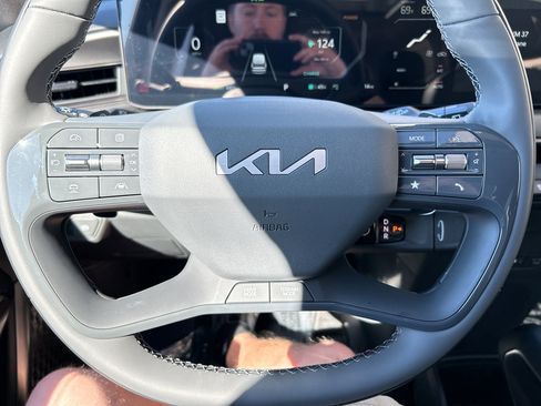 New 2026 Kia EV9 Wind image 27