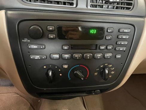 Used 2000 Ford Taurus SE image 35