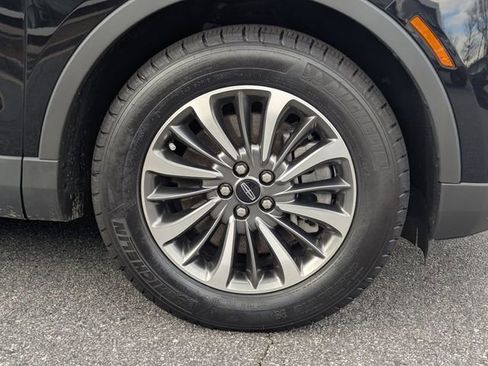 Certified 2022 Lincoln Nautilus FWD w/ Premium Package image 11