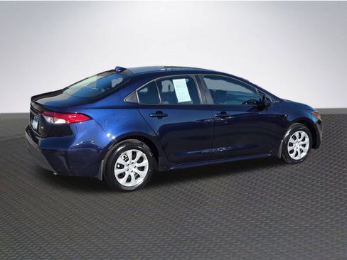 Used 2026 Toyota Corolla LE image 3