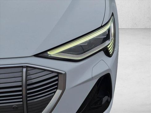 Certified 2021 Audi e-tron Premium AWD/4WD image 9