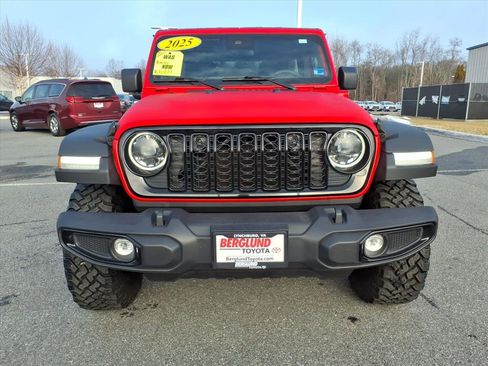 Used 2025 Jeep Wrangler Willys image 8
