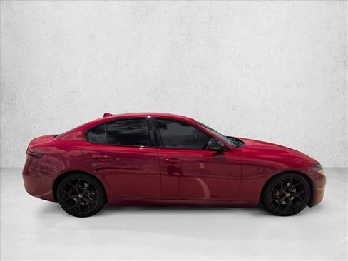 Used 2020 Alfa Romeo Giulia w/ Nero Edizione RWD image 4