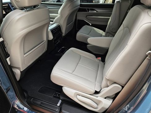 New 2026 Jeep Grand Wagoneer L 4WD image 15
