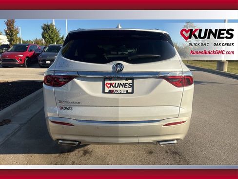 Used 2023 Buick Enclave Essence w/ Experience Buick Package image 5