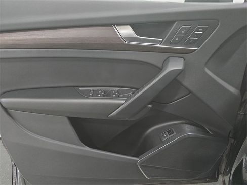 Certified 2023 Audi Q5 2.0T Premium w/ Convenience Package image 23