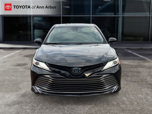 Used 2020 Toyota Camry XLE image 14