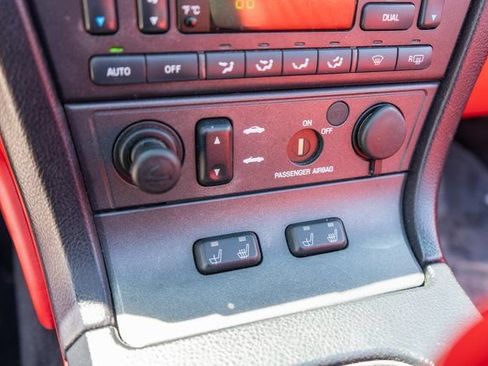 Used 2004 Ford Thunderbird RWD image 40