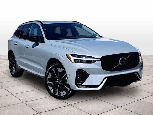 Used 2026 Volvo XC60 B5 Plus w/ Climate Package AWD/4WD image 2
