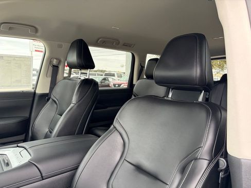 New 2026 Nissan Armada SV image 8